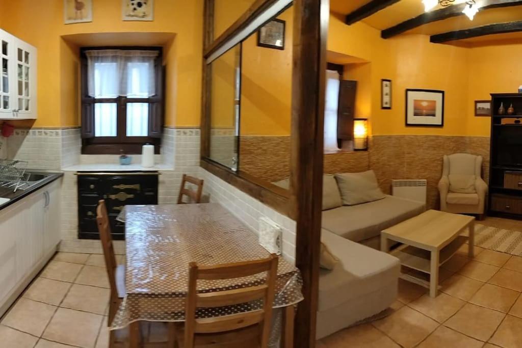 Villa La Casina Roja - Santolaya De Cabranes Arboleya Exterior foto